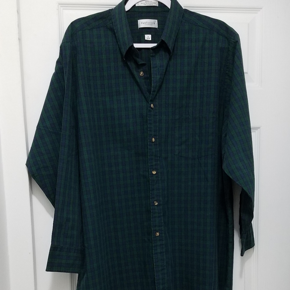 Van Heusen Broadcloth shirt